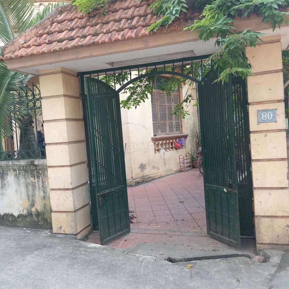 Thuê nhà 3 tầng mặt ngõ rộng