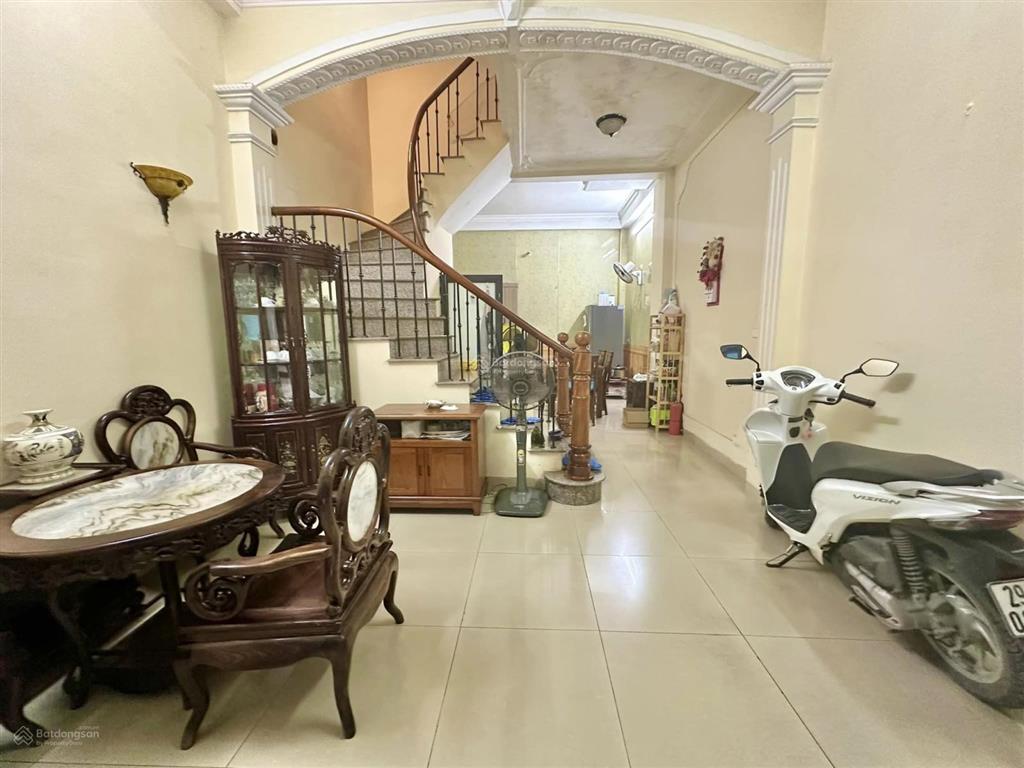 Cực rẻ! bán nhà hoàng quốc việt, trần cung dt 45m2x3t cách ô tô tránh 50m, 2 thoáng giá chỉ 8,5 tỷ