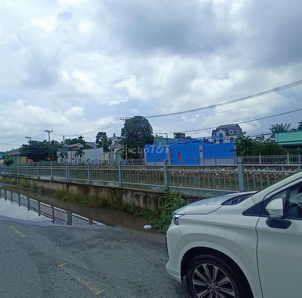 bán lô đất góc 2 mặt tiền, vị trí đẹp , tiềm năng 