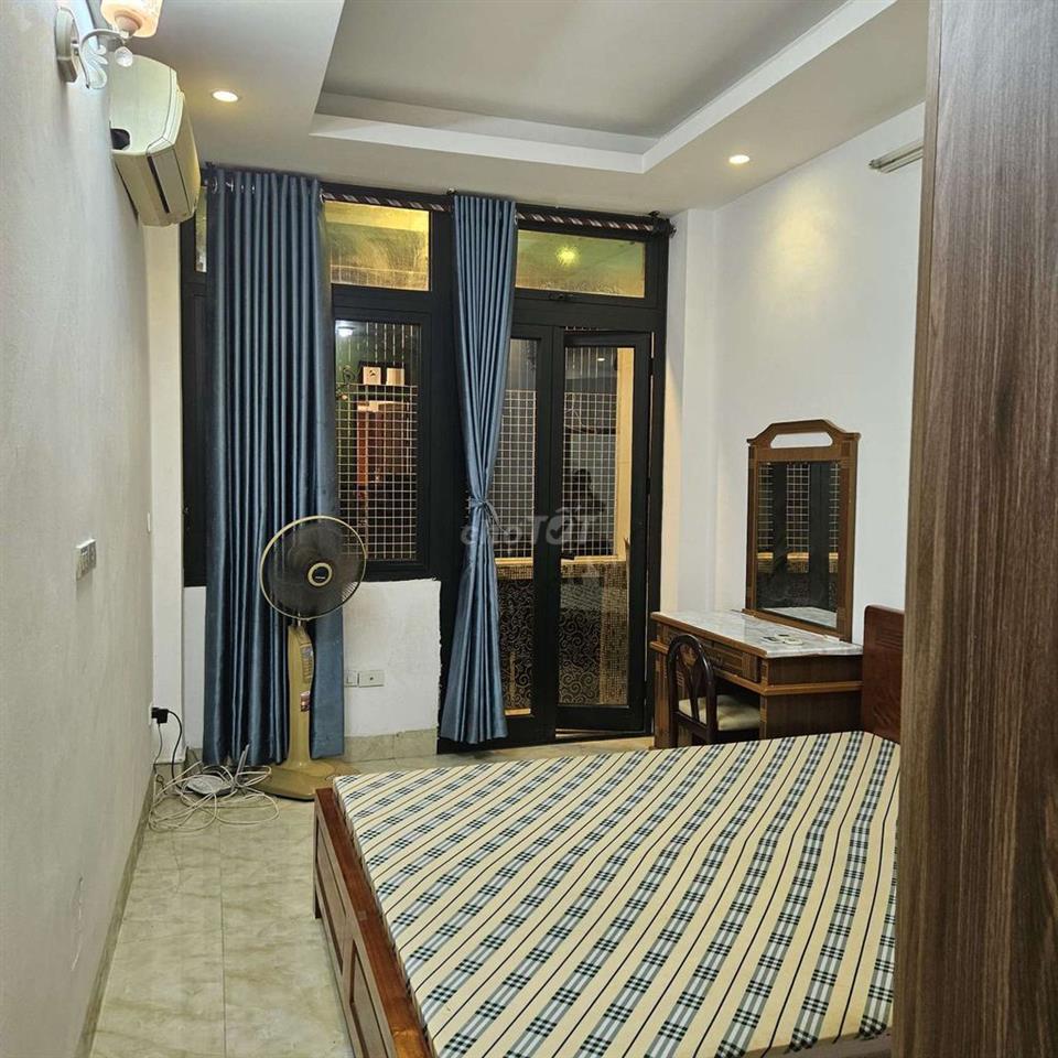 Thay đổi môi trường sinh hoạt. Bán tòa nhà tư xây kiên cố 8 tầng 1 tum