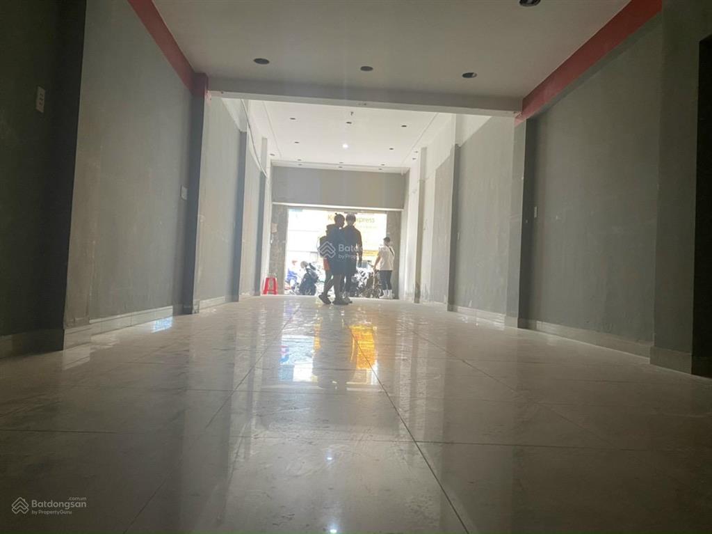 Cần bán gấp nhà mặt tiền phan đình phùng