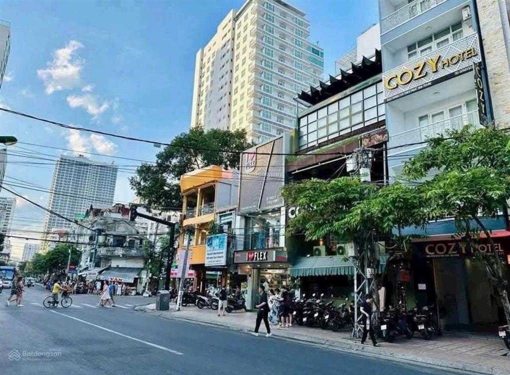 Siêu phẩm nhà 4 tầng, phố tây nguyễn thiện thuật, nha trang ngang 8,3m ( cực hiếm)