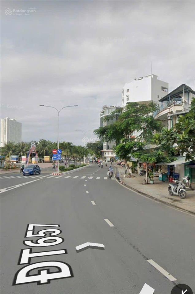 Bán nhà 2 tầng mặt biển phạm văn đồng  nha trang. view trực diện biển