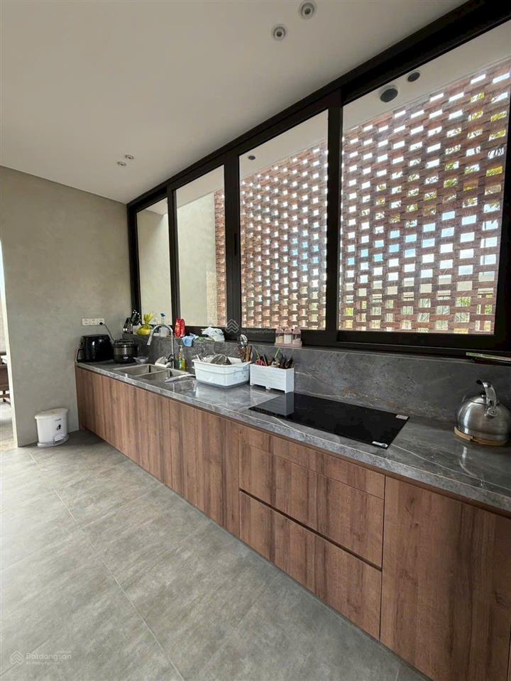 Cho thuê biệt thự, căn góc, đối diện công viên  ven sông tắc nha trang