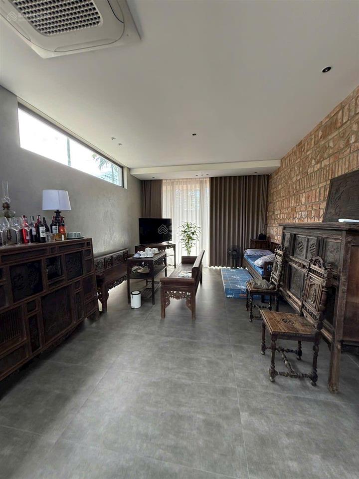Cho thuê biệt thự, căn góc, đối diện công viên  ven sông tắc nha trang