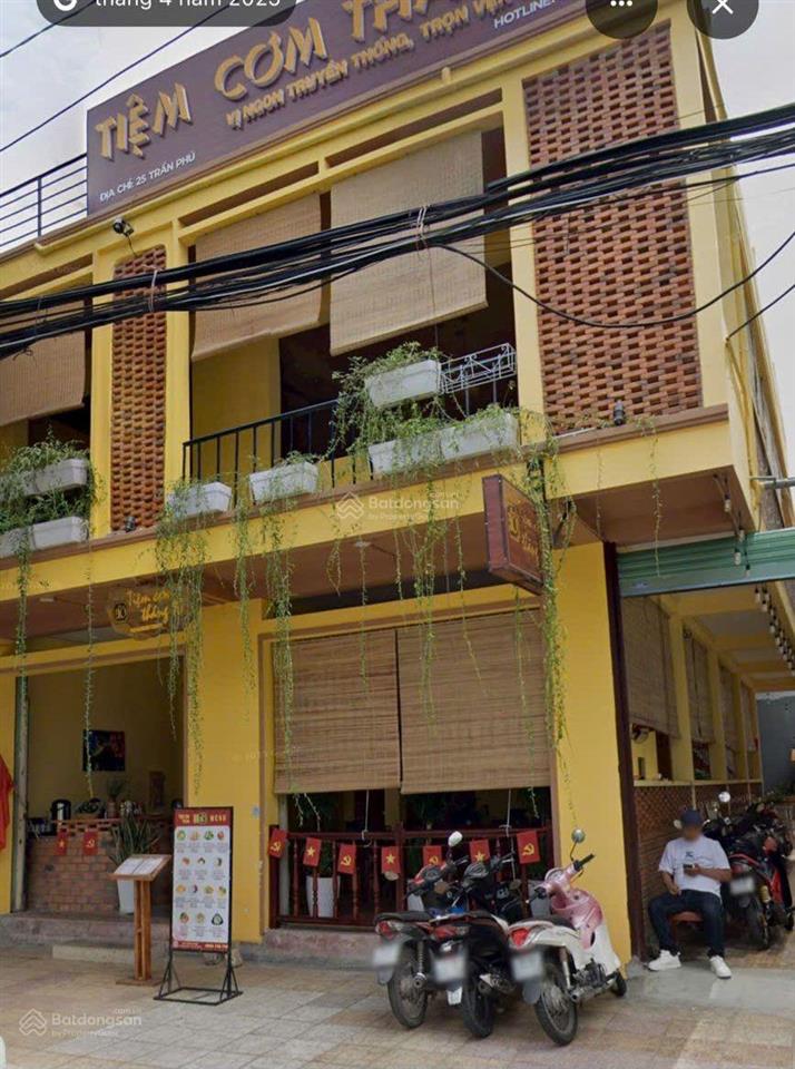 Nhà 2,5 tầng mặt tiền trần phú quỹ đất hiếm gần biển nha trang