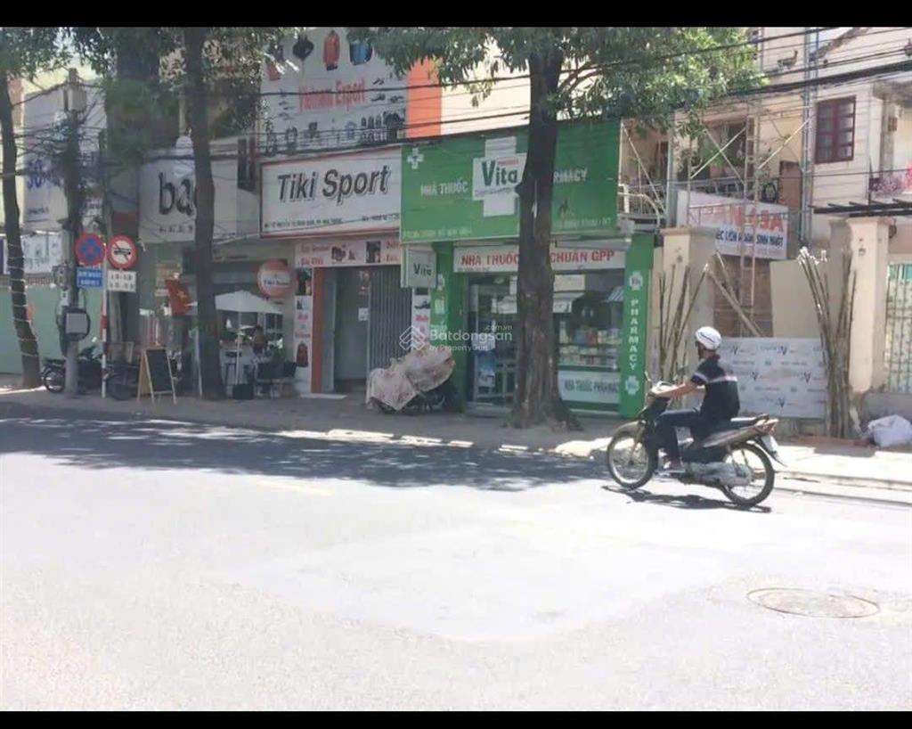 Bán đất tặng nhà cấp 4, mặt tiền nguyễn thị minh khai  nha trang. khu phố tây đoạn trịnh phong