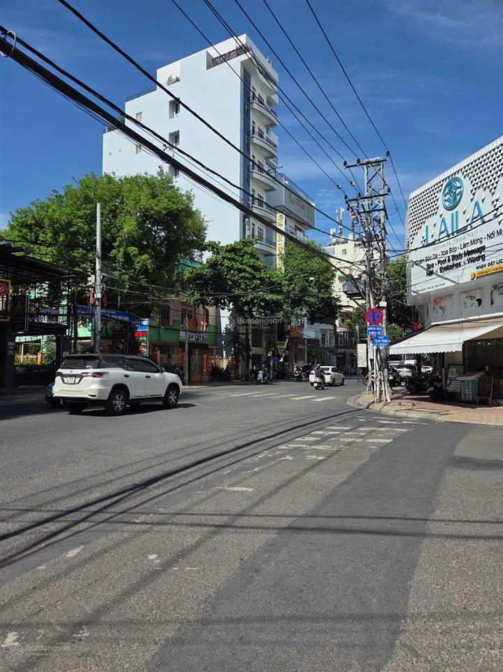 Bán đất tặng nhà cấp 4, mặt tiền nguyễn thị minh khai  nha trang. khu phố tây, cách biển 150m