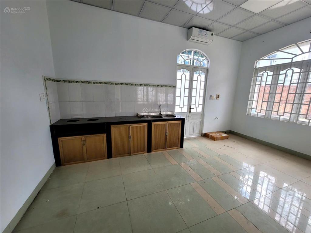 Nhà vườn 650m2 12 triệu/tháng trung tâm, không gian rộng rãi, yên tĩnh phù hợp ở, văn phòng công ty