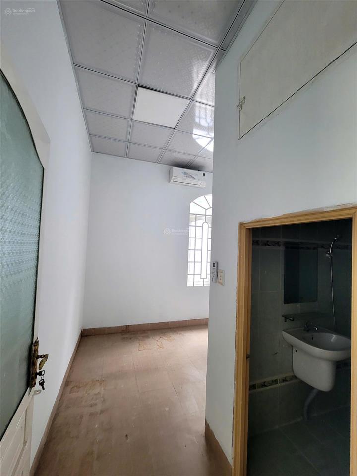 Nhà vườn 650m2 12 triệu/tháng trung tâm, không gian rộng rãi, yên tĩnh phù hợp ở, văn phòng công ty