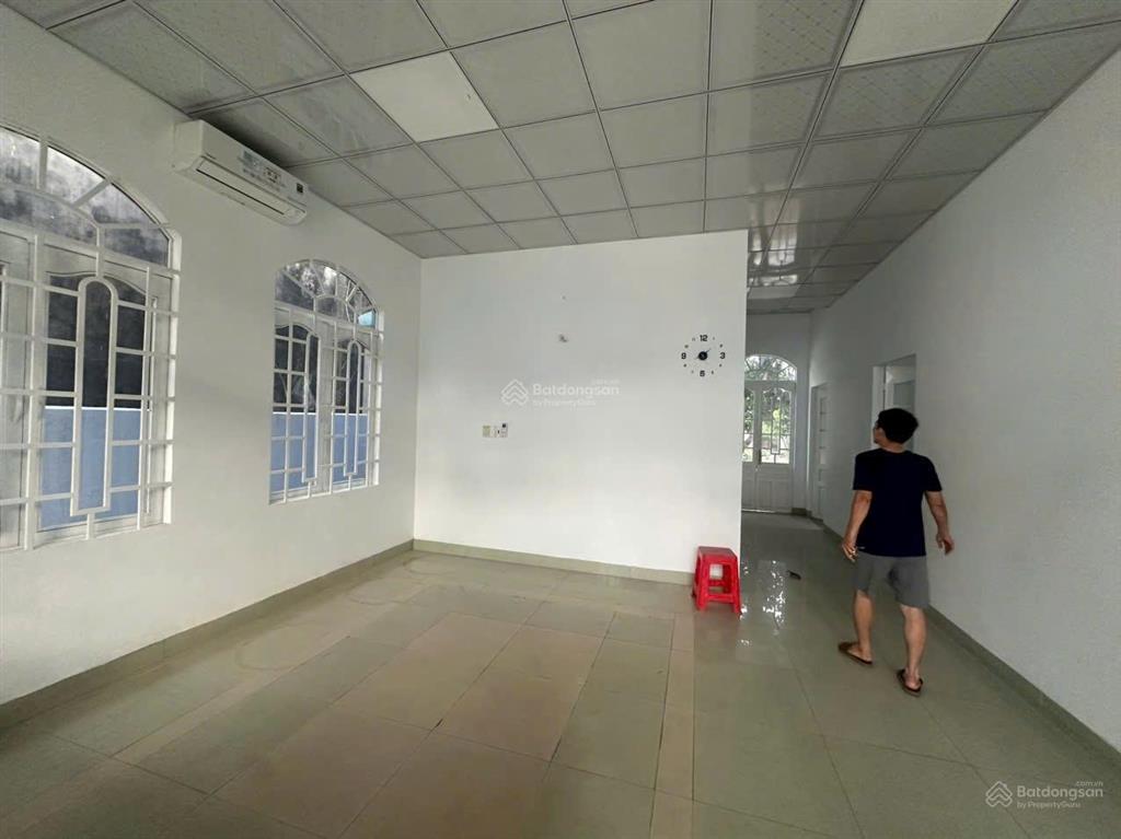 Nhà vườn 650m2 12 triệu/tháng trung tâm, không gian rộng rãi, yên tĩnh phù hợp ở, văn phòng công ty