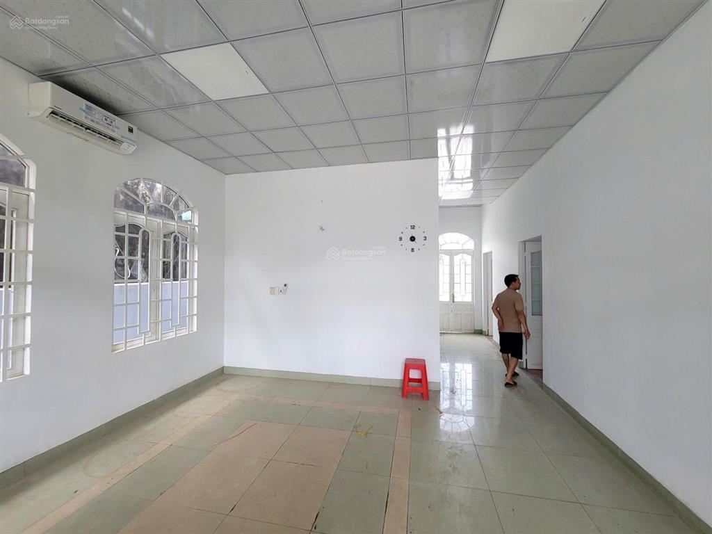 Nhà vườn 650m2 12 triệu/tháng trung tâm, không gian rộng rãi, yên tĩnh phù hợp ở, văn phòng công ty