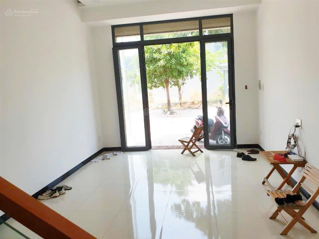 Cho thuê nhà 03 tầng tại kdc lê phong an phú, p. an phú, tp. hcm