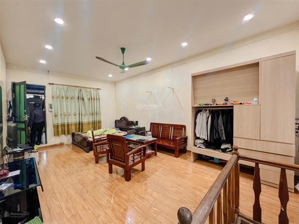 Chính chủ cần bán nhà tầng 2 tầng 3 tại phố cửa nam, phường cửa nam tp hà nội