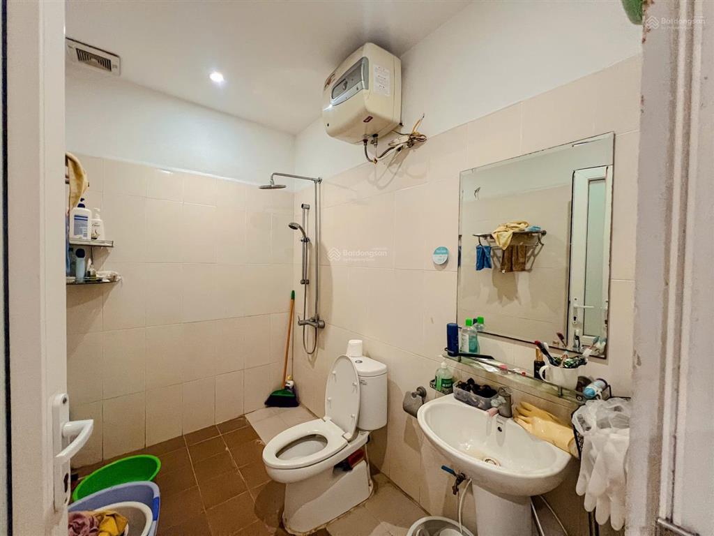 Chính chủ cần bán nhà tầng 2 tầng 3 tại phố cửa nam, phường cửa nam tp hà nội