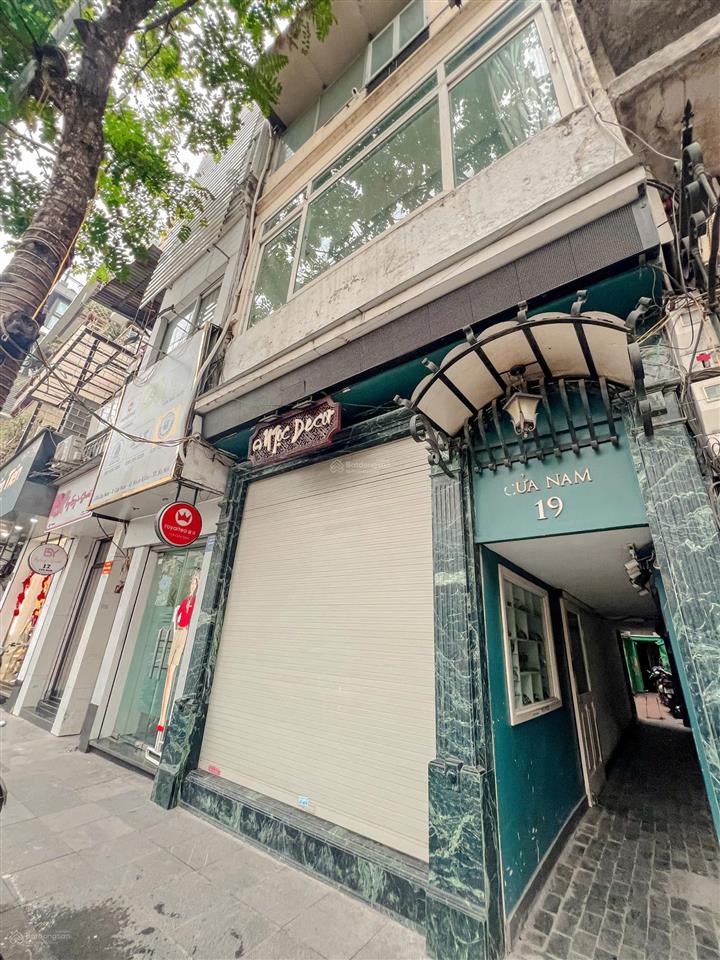 Chính chủ cần bán nhà tầng 2 tầng 3 tại phố cửa nam, phường cửa nam tp hà nội