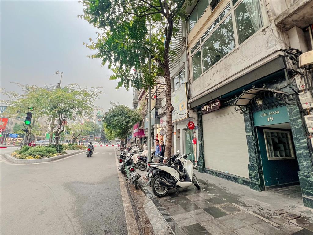 Chính chủ bán nhà mặt phố cửa nam, tầng 2 và tầng 3 giá tốt