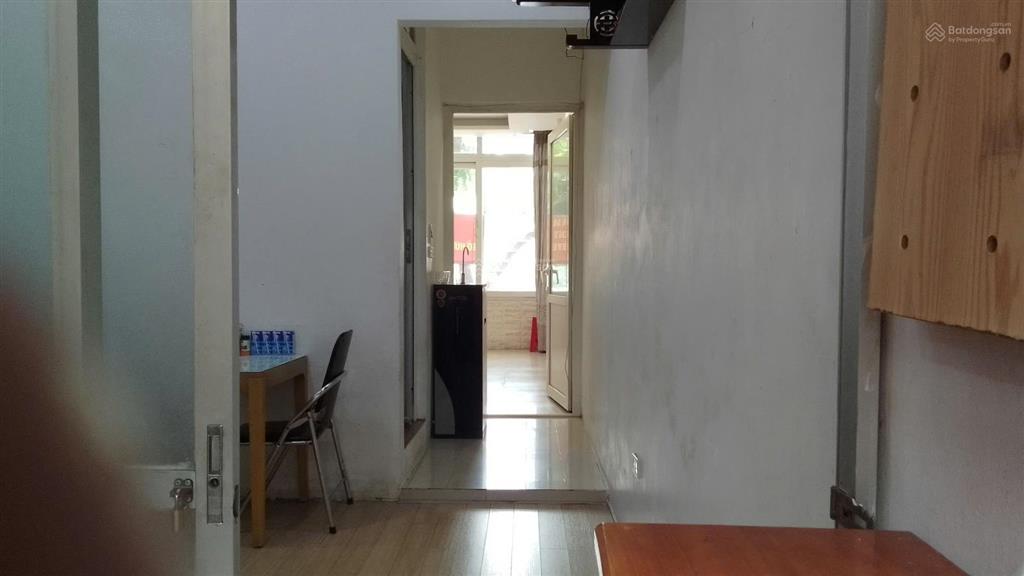 Chính chủ bán nhà mặt phố cửa nam, tầng 2 và tầng 3 giá tốt