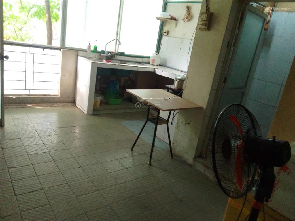 Chính chủ bán nhà mặt phố cửa nam, tầng 2 và tầng 3 giá tốt