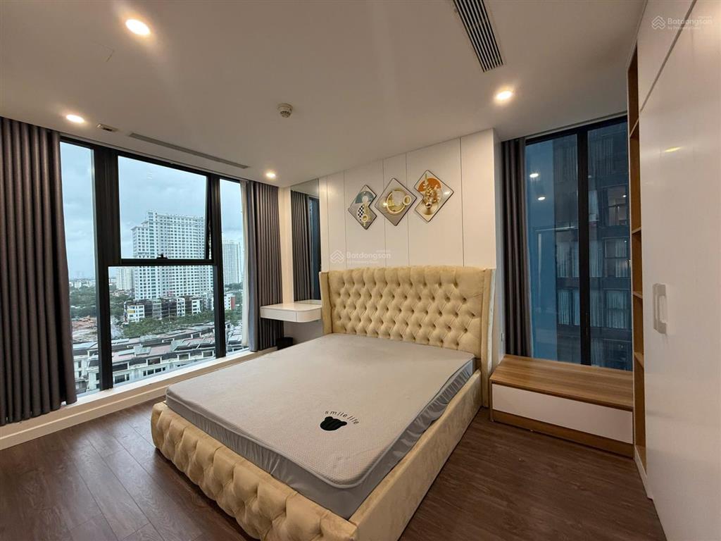 Chính chủ cần bán ngay căn hộ góc 3pn tầng trung đẹp tại sunshine city. không tiếp môi giới