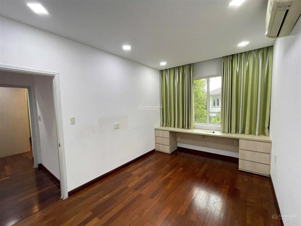 Nhà biệt thự sân vườn khu vip ngay sát vạn phúc cạnh cầu ông dầu ra vòng xoay bình triệu 500m