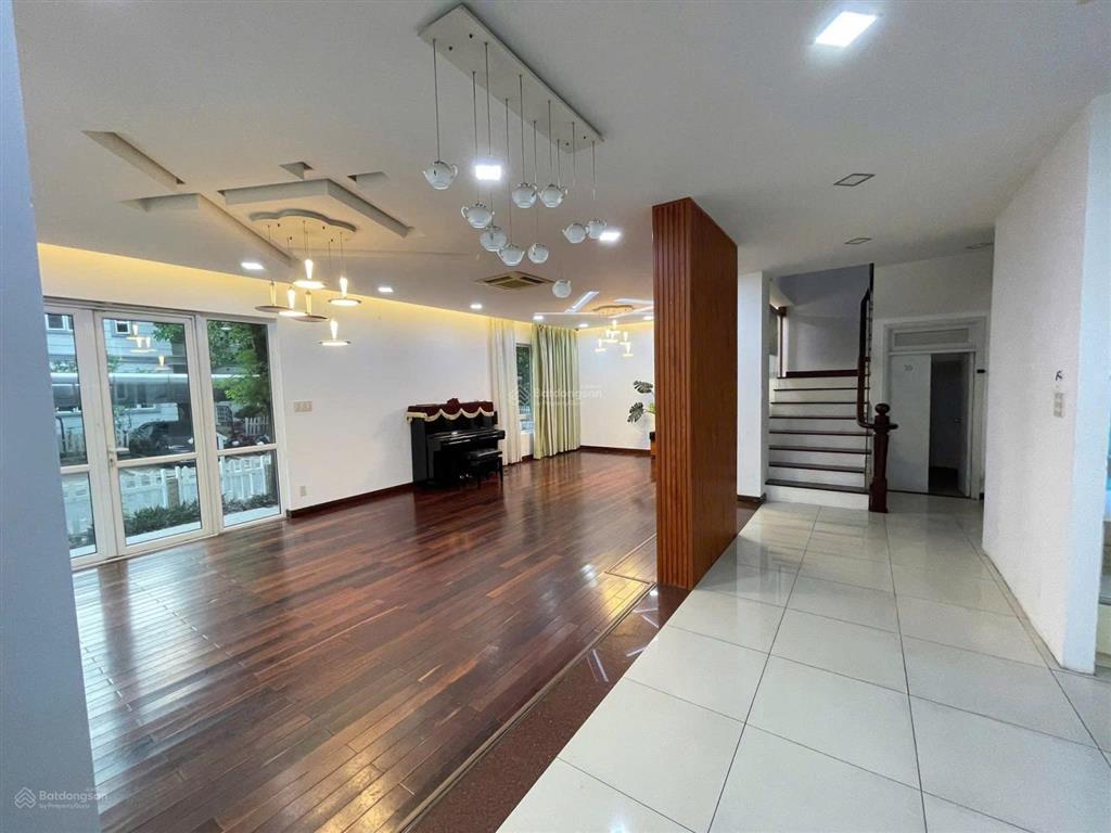 Nhà biệt thự sân vườn khu vip ngay sát vạn phúc cạnh cầu ông dầu ra vòng xoay bình triệu 500m