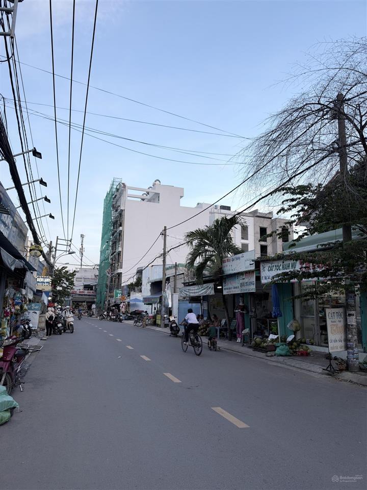 Nhà mới ngay đường số 2 sát trục quốc lộ 13 đang mở rộng. gần vòng xoay cầu bình triệu.