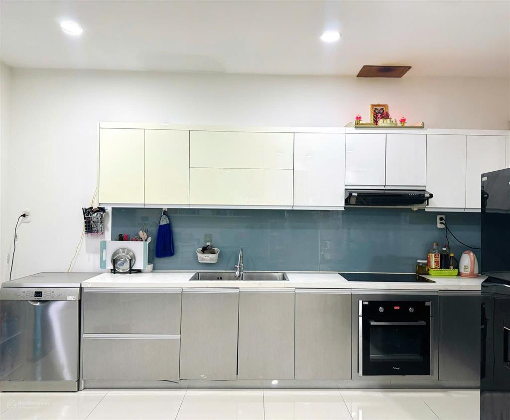 Cần tiền bán gấp căn hộ monarchy a  81m2  giá thấp hơn thị trường 500 triệu