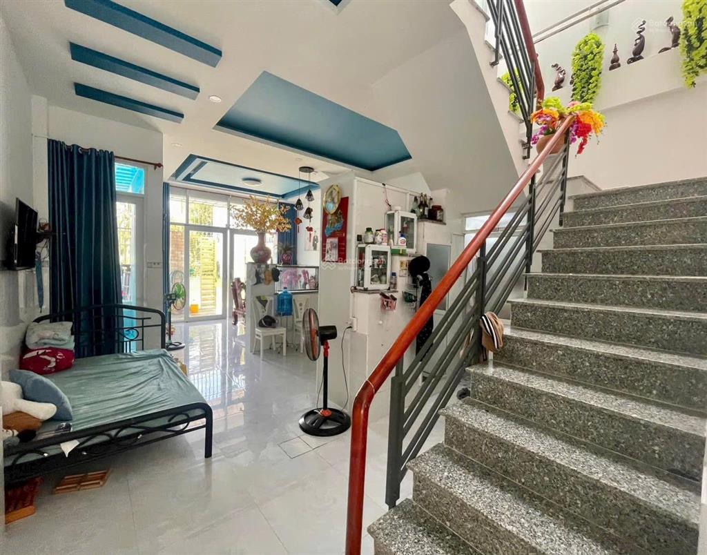 Bán nhà đẹp gần siêu thị metro  phường tây nha trang