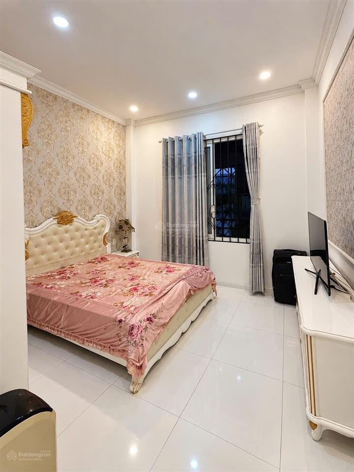 Bán nhà 4 tầng, mặt tiền đường cao văn bébiển hòn chồng nha trang