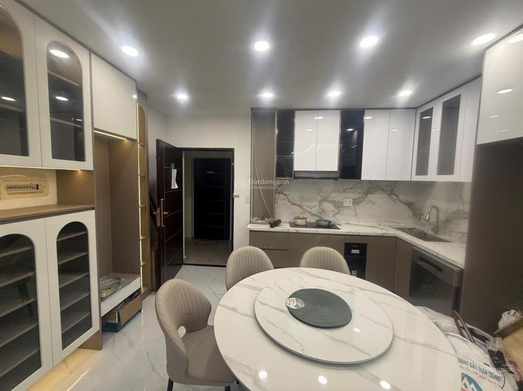 Cho thuê cc sky garden 3, 17,5 triệu vnd, 70 m2, tân phong, q7, tp.hcm