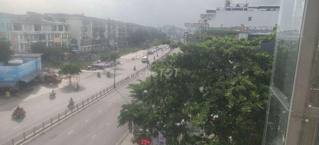 Nhà mặt tiền 5m đường 30m