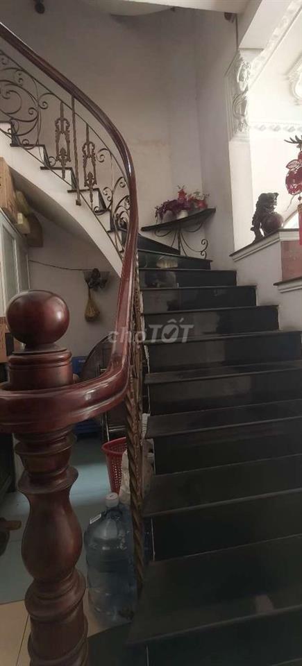 Nhà mặt tiền 5m đường 30m