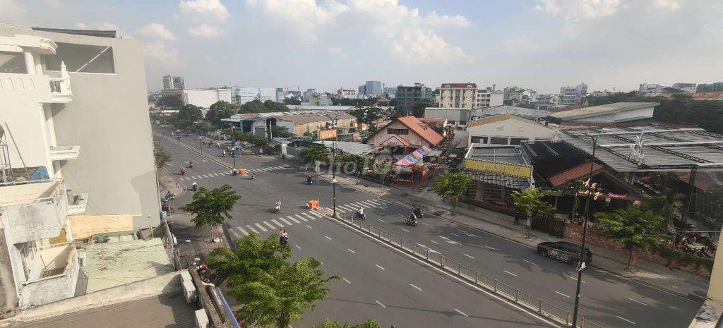 Nhà mặt tiền 5m đường 30m
