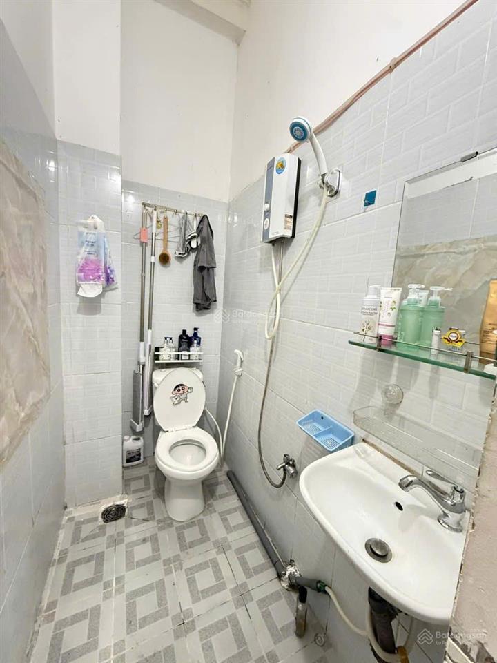 6tr2 p. ban công full nội thất, view đẹp, sát metro văn thánh. đường xe hơi lớn. zalo 090181377năm