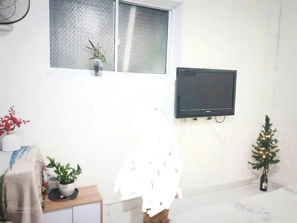4tr5 phòng tách bếp full nội thất, ml bàn ghế giường tủ...... trần quang diệu, q3