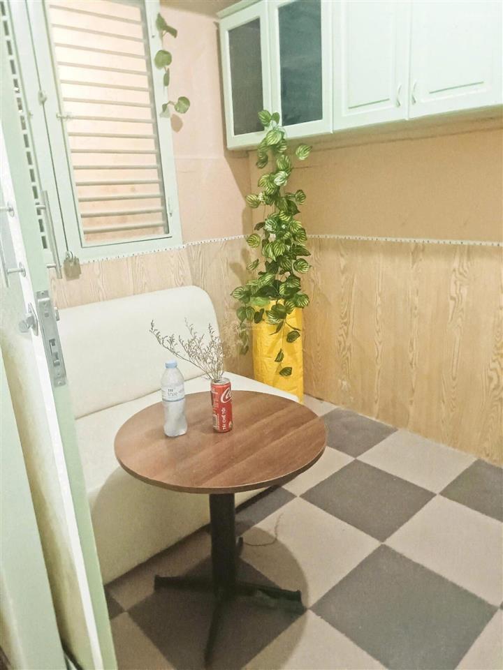 5tr studio tách bếp tầng trệt 25m2 có 2p và cửa sổ nắng