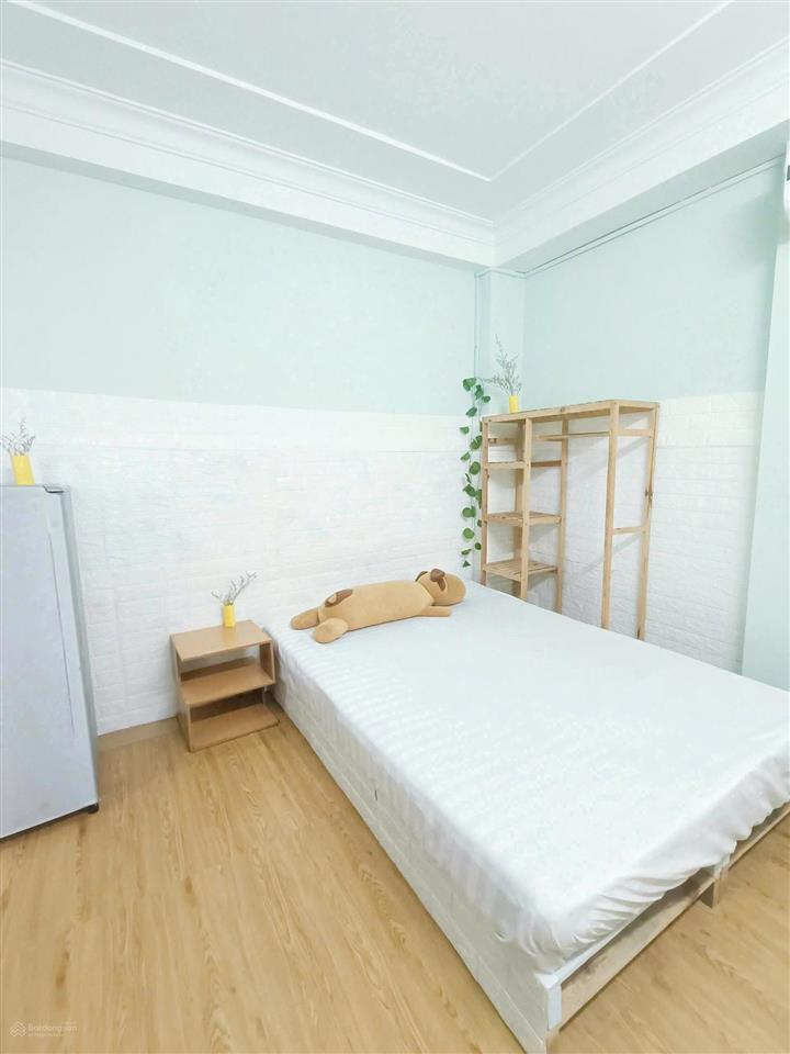 5tr studio tách bếp tầng trệt 25m2 có 2p và cửa sổ nắng