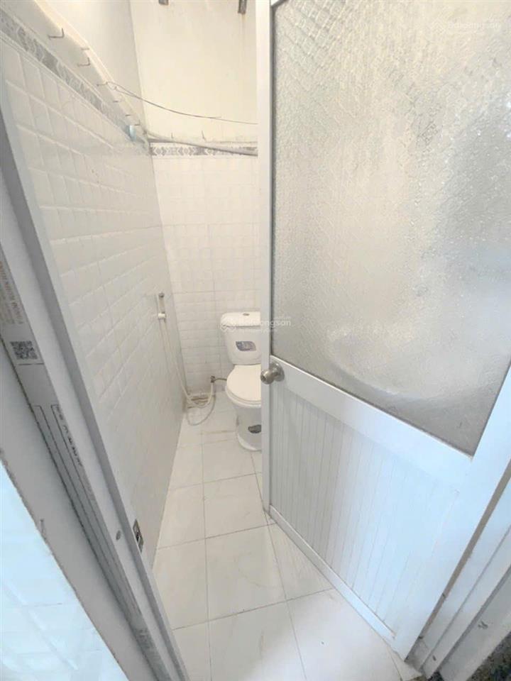 5tr studio tách bếp tầng trệt 25m2 có 2p và cửa sổ nắng