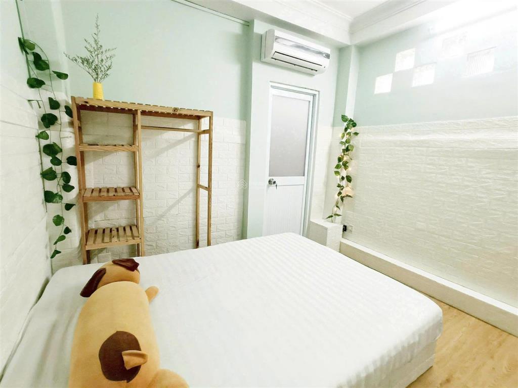 5tr studio tách bếp tầng trệt 25m2 có 2p và cửa sổ nắng