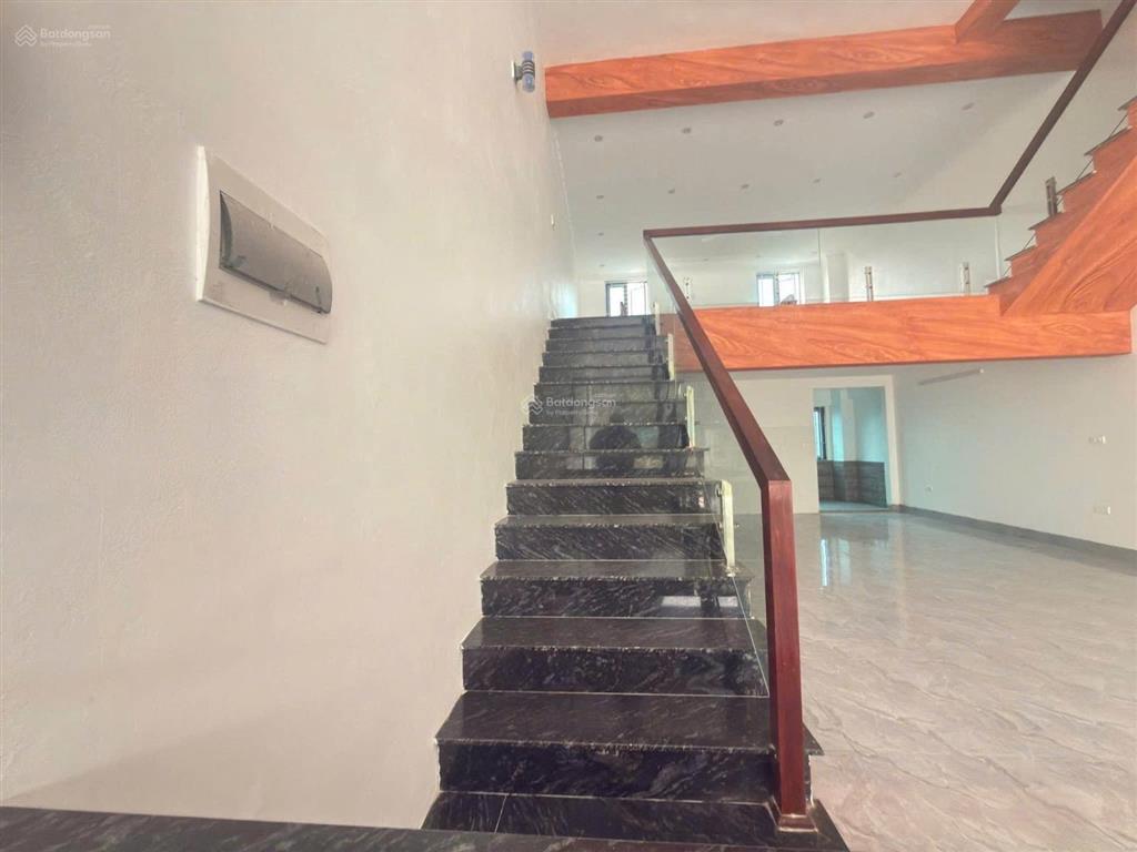 Bán căn nhà mới xây tại khu phân lô xóm trám định trung nay là phường vĩnh phúc