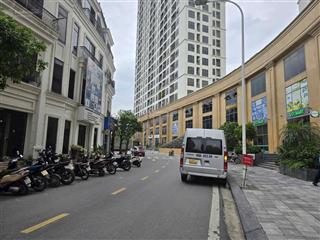Bán shophouse mặt sảnh chung cư vci