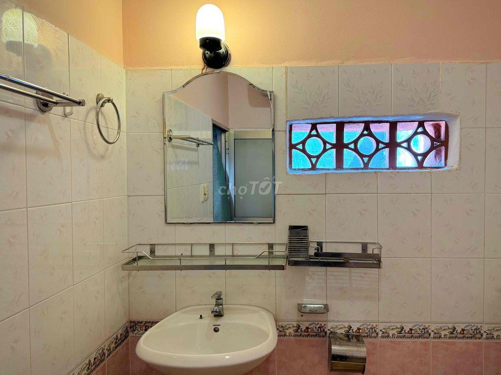 Cho thuê Sàn Văn Phòng 45m2 (bàn giao trống) hẻm xe hơi rộng
