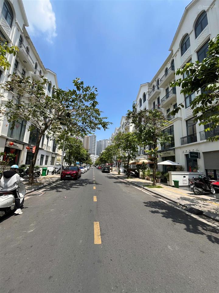 Bán nhanh căn nhà liền kề 84m2 khu manhattan vinhomes grand park giá 18 tỷ