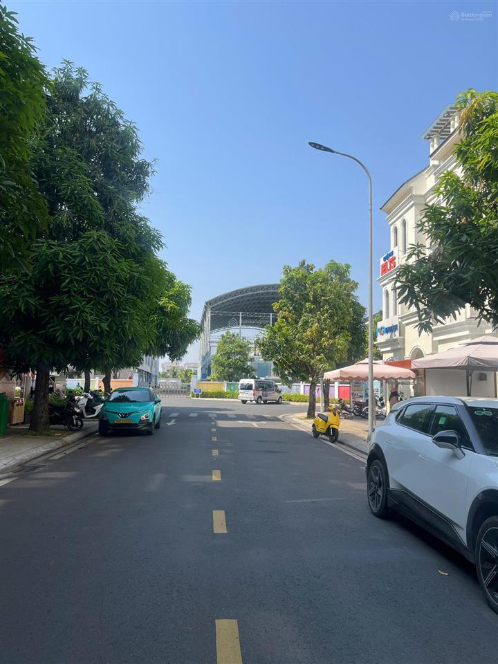 Bán nhà liền kề vinhomes grand park, 16,5 tỷ, 84m2, giá cực chất uy tín