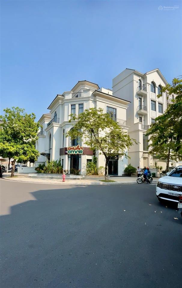 Bán biệt thự vinhomes grand park, 50 tỷ, 240m2, pháp lý đầy đủ, đang cho thuê 60 triệu