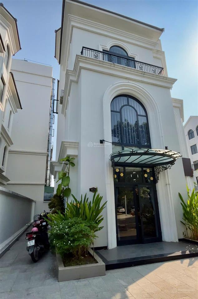 Bán biệt thự vinhomes grand park, 50 tỷ, 240m2, pháp lý đầy đủ, đang cho thuê 60 triệu