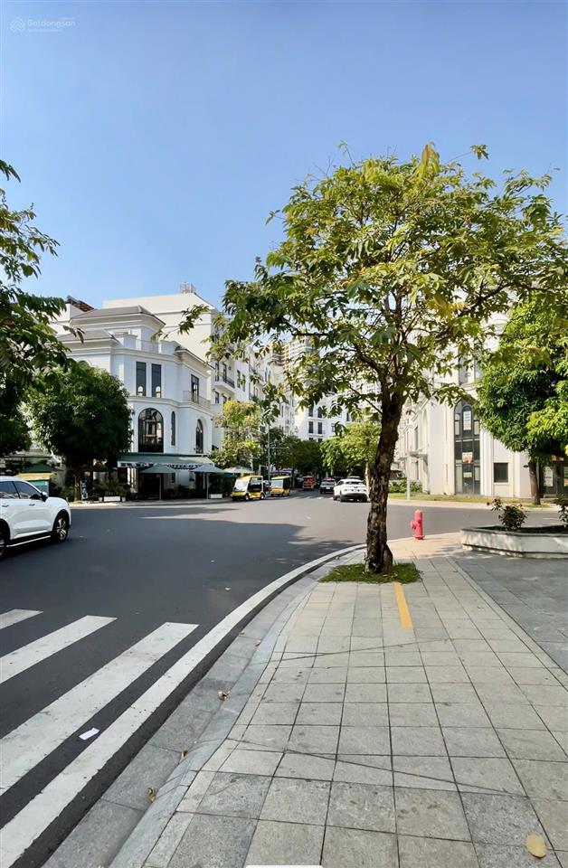 Bán biệt thự vinhomes grand park, 50 tỷ, 240m2, pháp lý đầy đủ, đang cho thuê 60 triệu