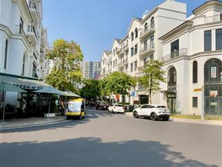 Bán biệt thự vinhomes grand park, 50 tỷ, 240m2, pháp lý đầy đủ, đang cho thuê 60 triệu