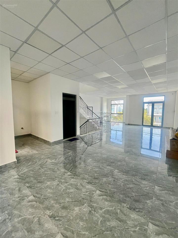 Cho thuê nhà phố 126m2 tại vinhomes grand park giá tốt 35 triêu